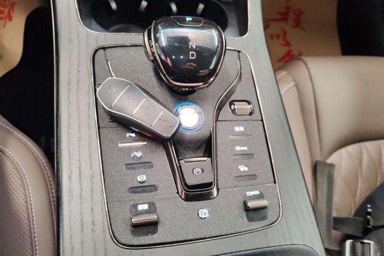 比亚迪 汉 2023款 EV 冠军版 715KM前驱旗舰型中控内饰18