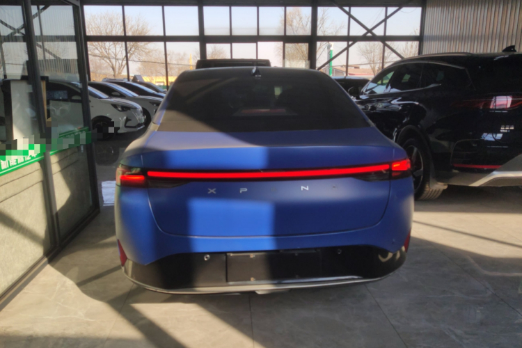 小鹏P5 2021款 460G车身外观6