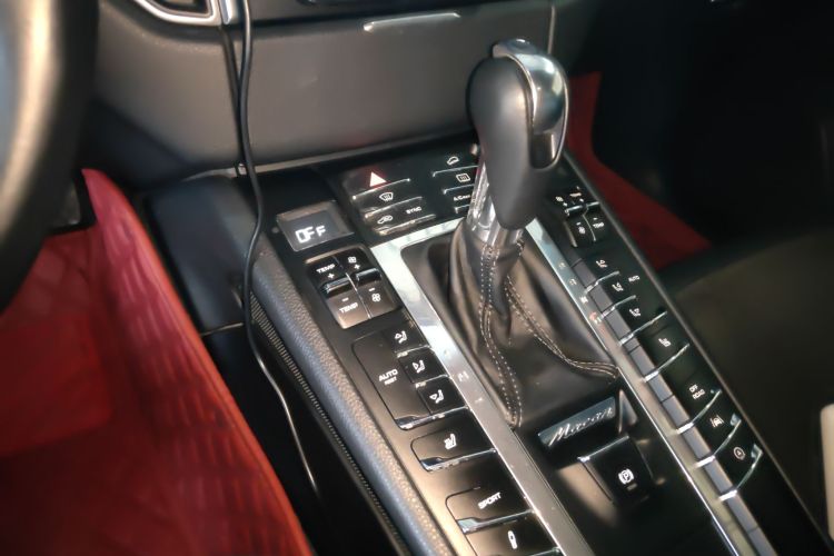 保时捷 2017款  Macan 2.0T中控内饰18