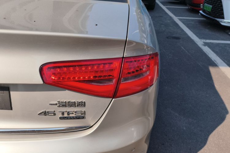 奥迪A4L 2016款 45 TFSI quattro个性运动型车身外观6006