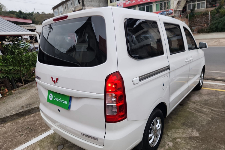 五菱汽车 五菱宏光V 2019款 1.5L劲享版国VI LAR车身外观7