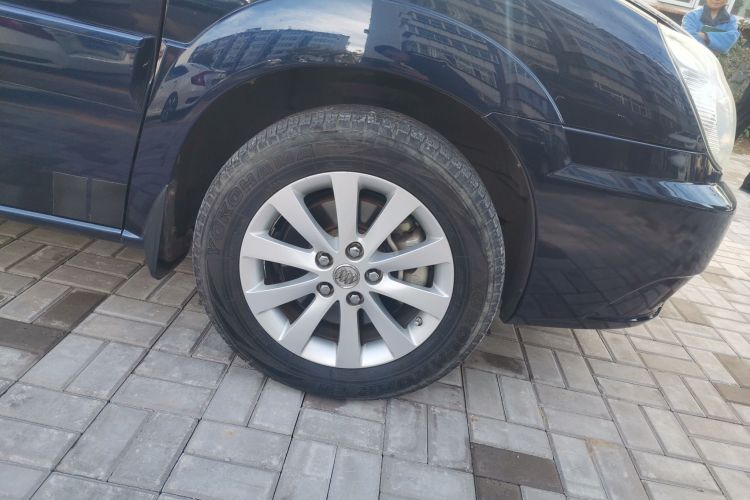 别克GL8 2014款 2.4L 行政版车身外观6007