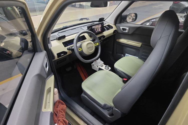 吉利银河 2024款 200km 熊猫骑士中控内饰20