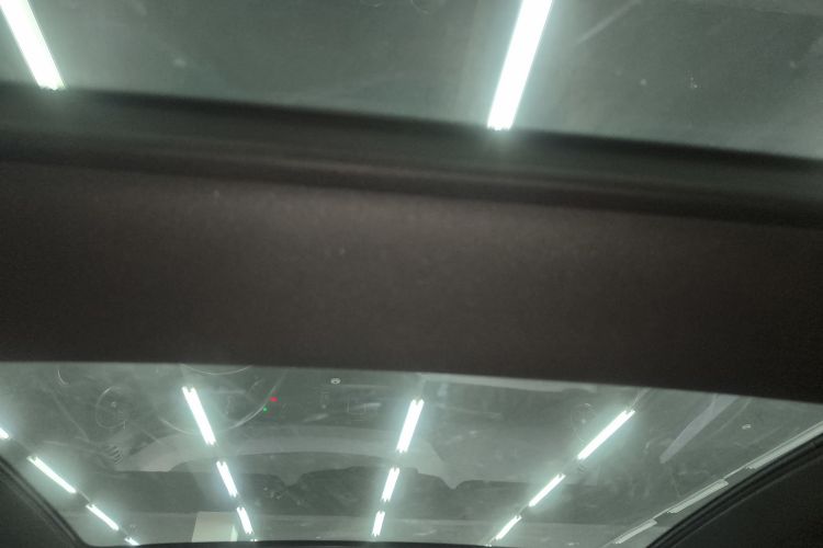 奔驰E级 2017款 改款 E 300 运动型中控内饰22