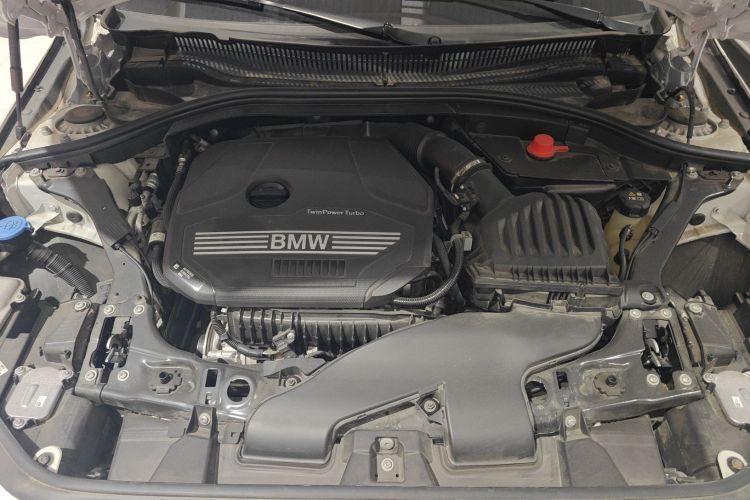 宝马1系 2023款 120i M运动版机舱底盘24