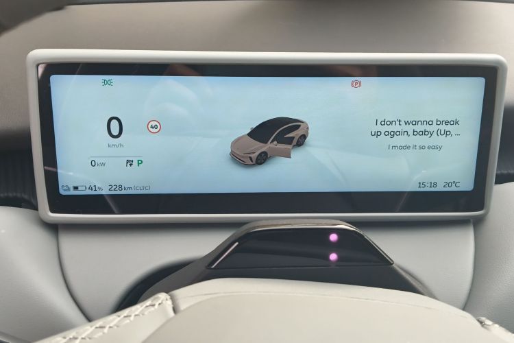 蔚来ET5 2024款 75kWh中控内饰14