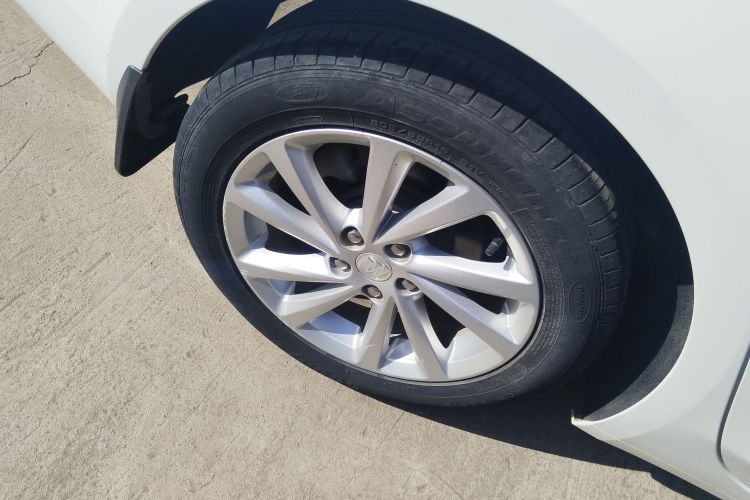 别克 威朗 2019款 三厢 15S 自动领先型车身外观6008