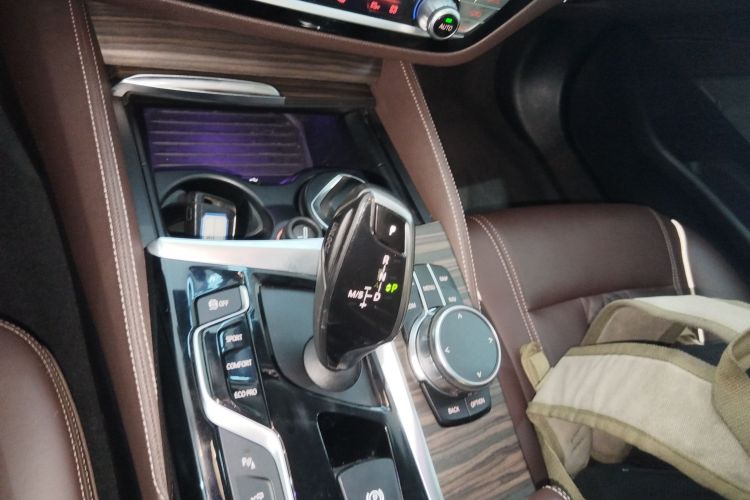 宝马5系 2018款 改款 530Li 尊享型 豪华套装局部细节18