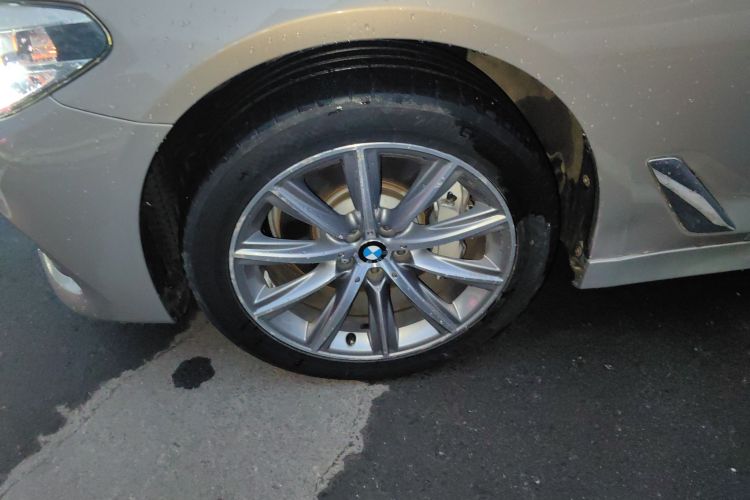 宝马5系 2018款 528Li 上市特别版车身外观6007