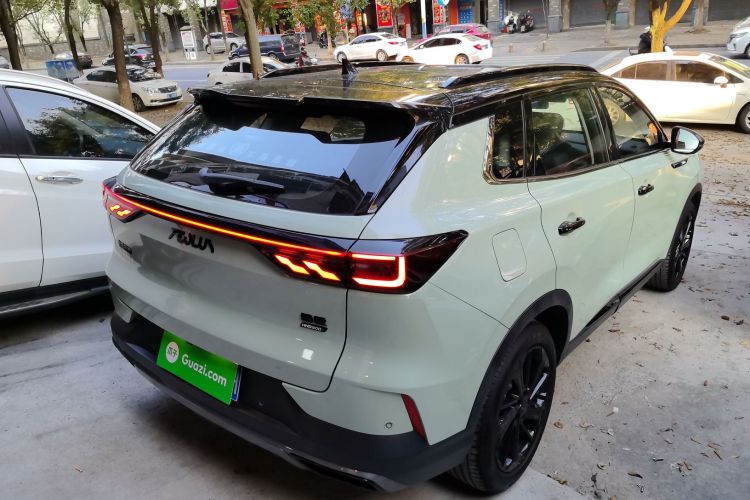 东风风神 皓极 2022款 马赫双擎 1.5T MHD 敢梦版车身外观7