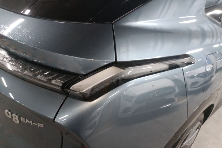 领克08 EM-P 2023款 220km 时间限量版车身外观9