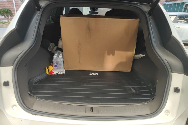 智己汽车 智己LS7 2023款 100kWh Lux后驱版局部细节23