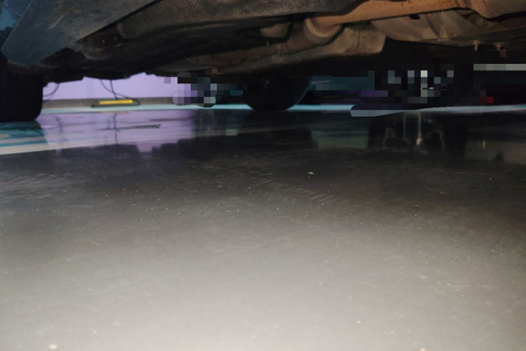 福特 探险者 2023款 EcoBoost 285 四驱钛金版 7座局部细节9001