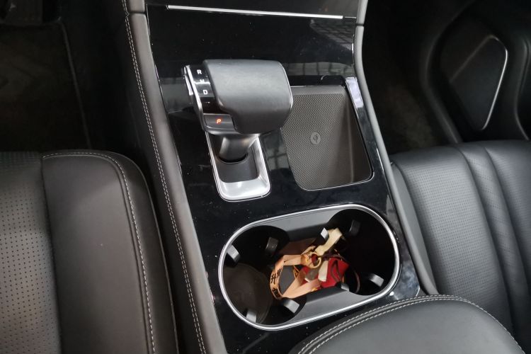 理想汽车 理想ONE 2020款 增程6座版中控内饰18