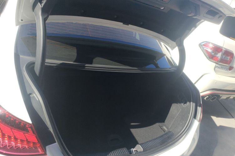 奔驰C级 2024款 改款 C 260 L 运动版机舱底盘23