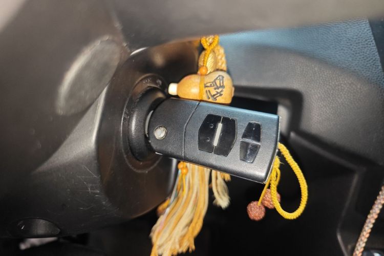 马自达5 2011款 2.0L 自动豪华型中控内饰7001