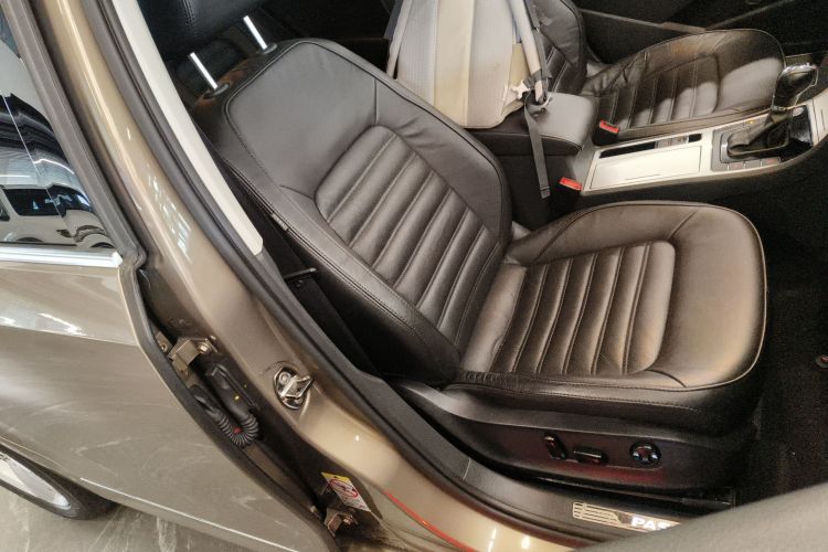 大众 帕萨特 2014款 1.8TSI DSG御尊版局部细节41