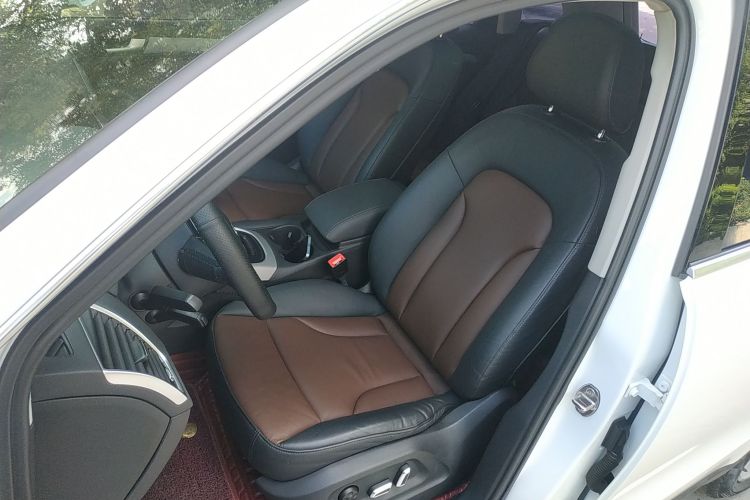 奥迪Q5 2017款 40 TFSI 进取型中控内饰19