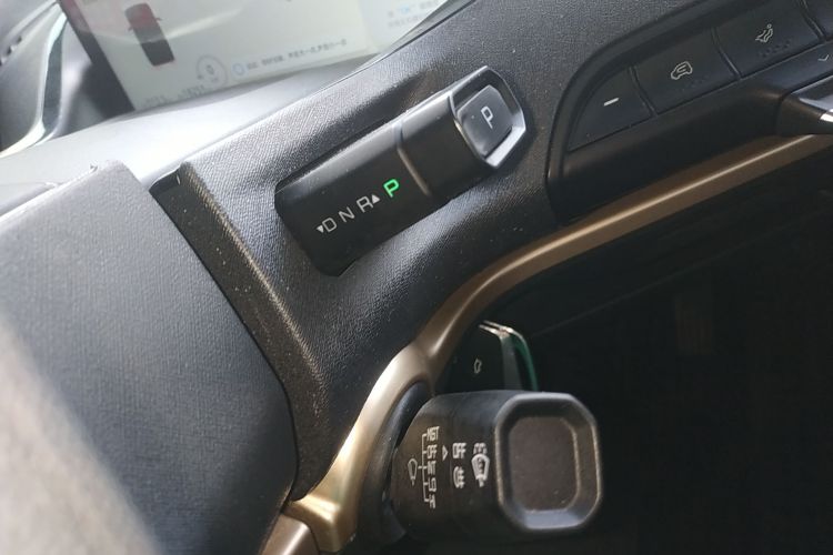 宝骏KiWi EV 2022款 设计师轻享版 三元锂中控内饰18