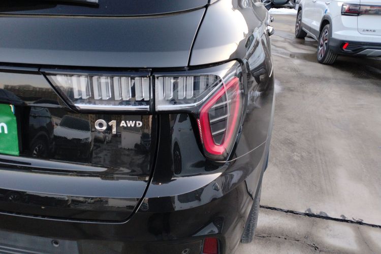 领克01 2021款 2.0TD 四驱暗夜版车身外观9