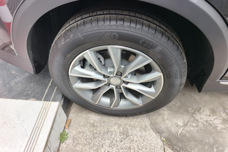 荣威RX5 2025款 PLUS 330TGI 自动领潮智惠版车身外观6008