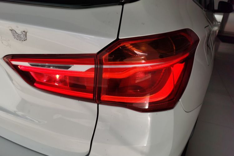 宝马X1 2018款 sDrive20Li 领先型车身外观6006