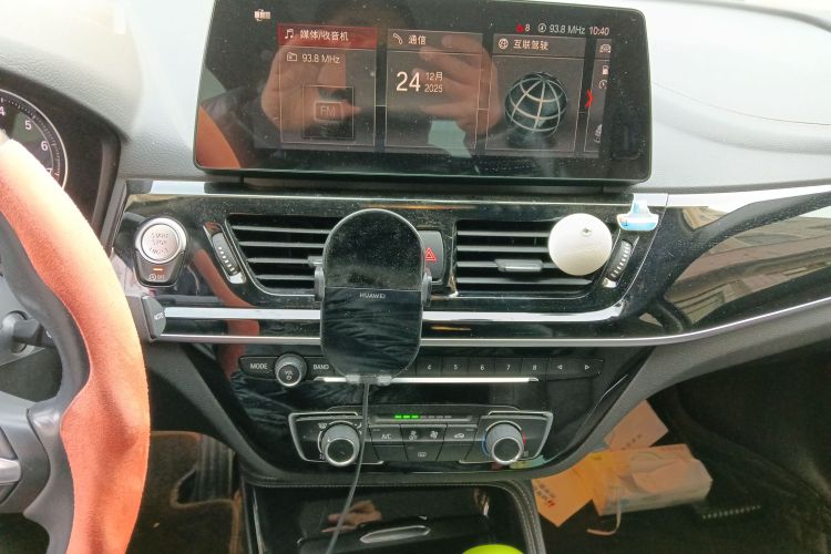 宝马1系 2022款 125i M运动曜夜版中控内饰16