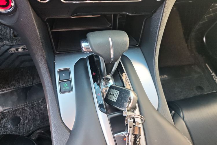 本田 冠道 2019款 240TURBO 两驱精英版中控内饰18