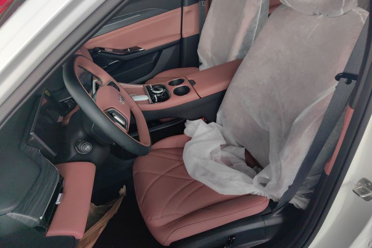 吉利银河 银河L6 2025款 EM-i 60km 探索版中控内饰19