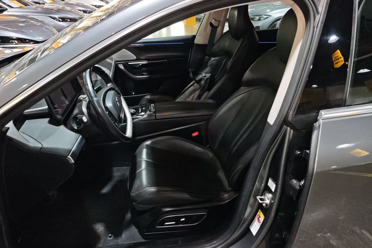 小鹏P7 2022款 480G+中控内饰19