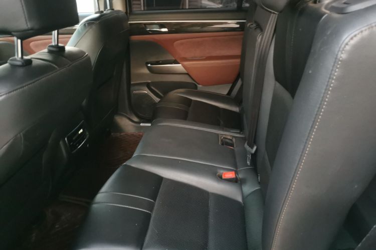 广汽传祺 传祺GS8 2017款 320T 两驱豪华智联版（七座）中控内饰7004