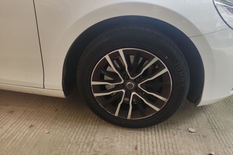 沃尔沃V40 2017款 T3 智逸版车身外观6007