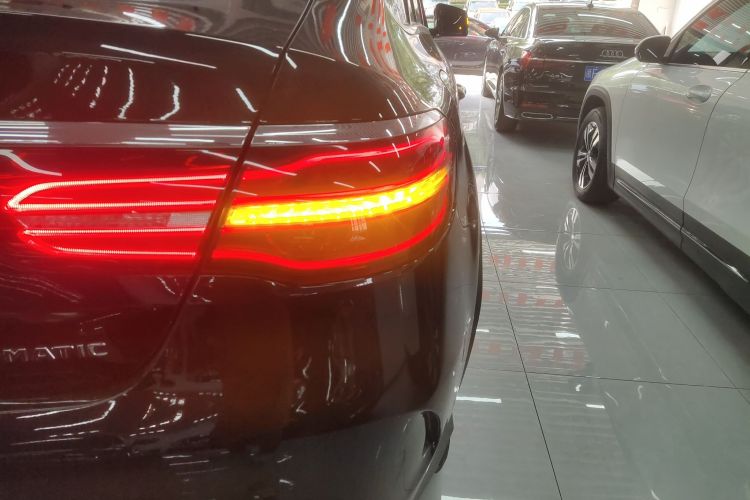 奔驰GLE轿跑 2018款 GLE 320 4MATIC 轿跑SUV车身外观6006