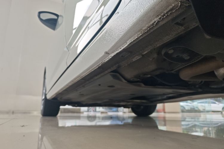 大众 朗逸 2024款 1.5L 自动满逸版机舱底盘30