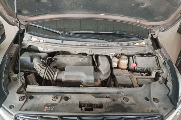 别克GL8 2022款 陆上公务舱 652T 舒适型机舱底盘24