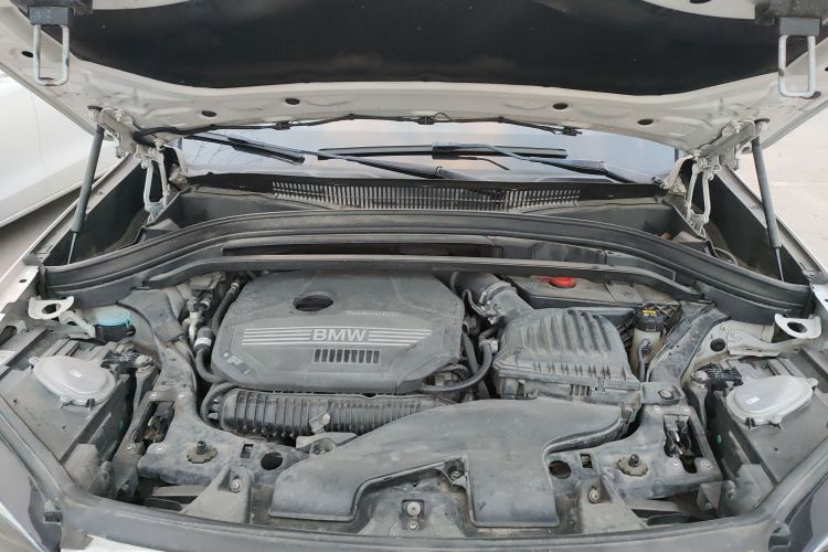 宝马X1 2020款 xDrive25Li 尊享型机舱底盘24