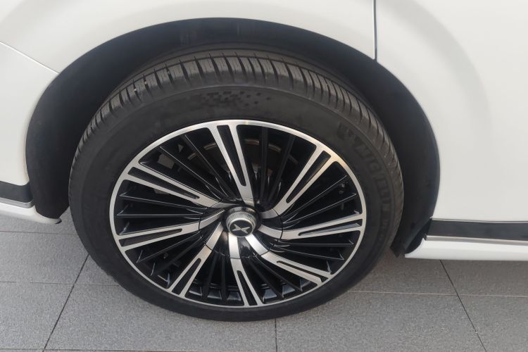 小鹏G9 2022款 570 Pro车身外观6008