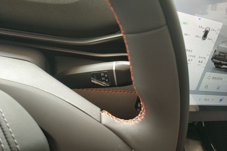 深蓝汽车 深蓝S05 2026款 620Plus纯电版中控内饰18