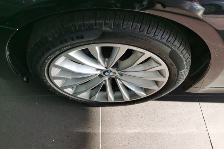 宝马5系 2019款 改款 525Li 豪华套装车身外观6007