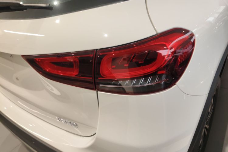 奔驰GLA 2023款 GLA 220车身外观9