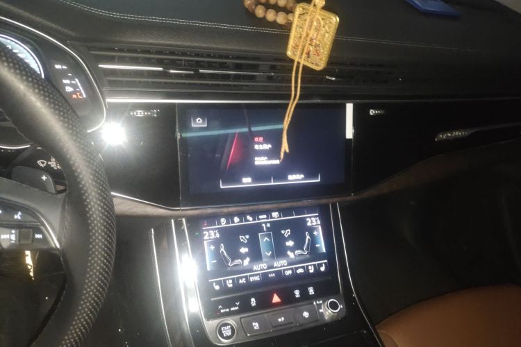 奥迪Q7 2023款 45 TFSI quattro S line运动型中控内饰16