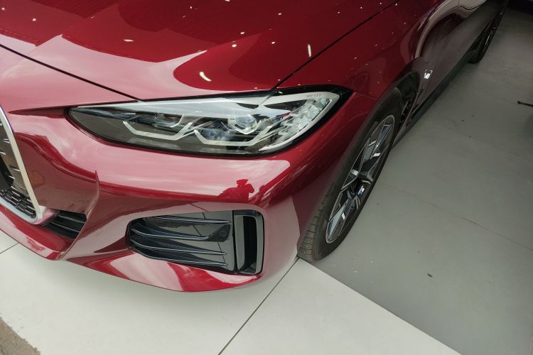 宝马i4 2023款 eDrive35局部细节36