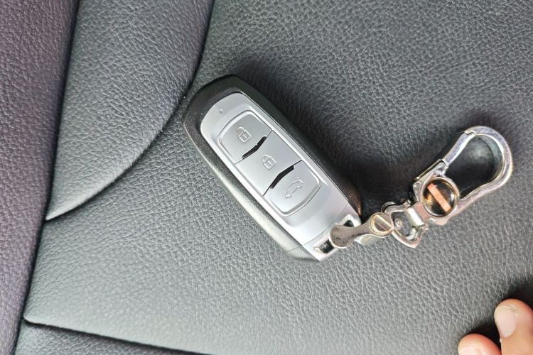 哈弗H2 2014款 1.5T 手动两驱精英版中控内饰7001