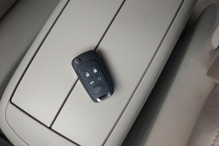 别克GL8 2017款 25S 豪华型 国V中控内饰11