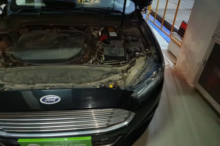 福特 蒙迪欧 2013款 2.0L GTDi240豪华运动型局部细节9007