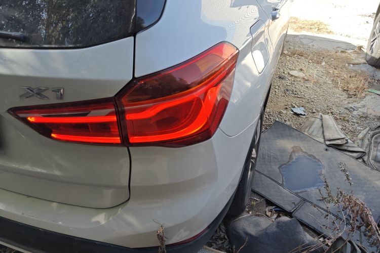 宝马X1 2016款 sDrive20Li 豪华型车身外观9