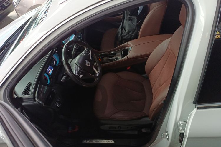 别克 昂科威 2017款 20T 两驱精英型中控内饰19