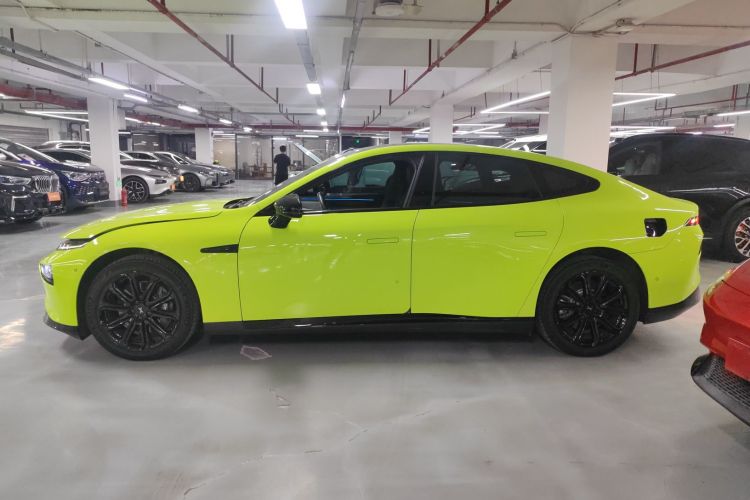 小鹏P7 2021款 670E鹏翼版车身外观6003