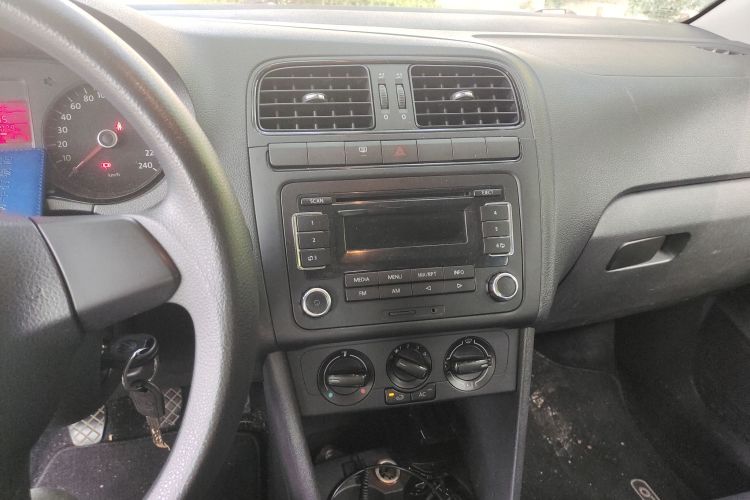 大众 Polo 2011款 1.4L 手动致乐版局部细节16