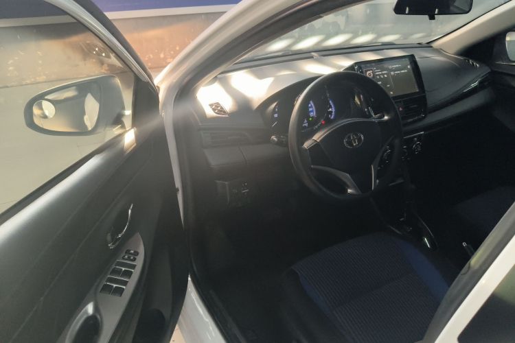 丰田 YARiS L 致炫 2016款 改款 1.5G CVT炫动版中控内饰7003